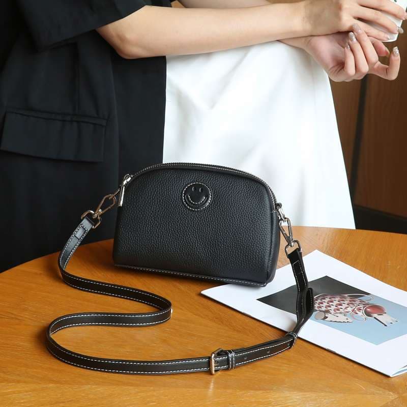 ショルダー バッグ ミニ スマイル ミニショルダー 牛革 半月型バッグ