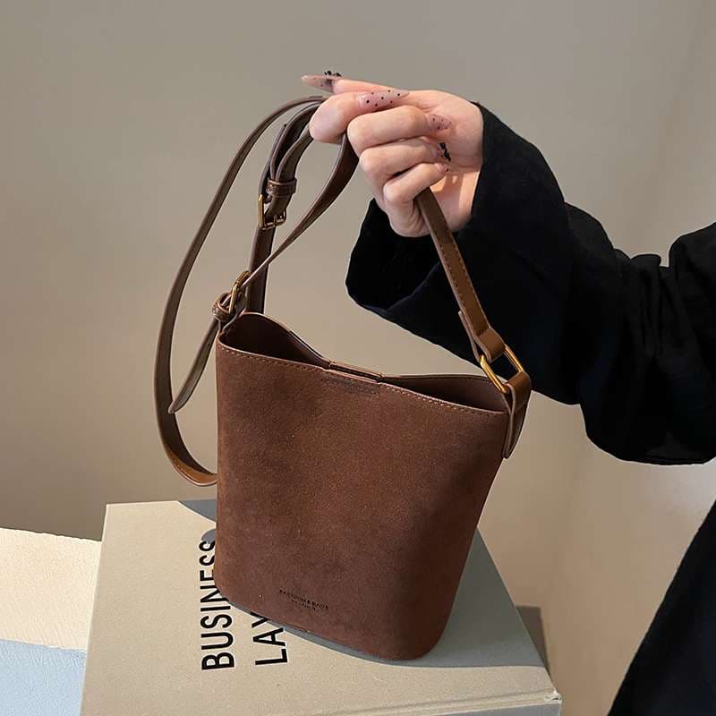 ショルダー バッグ ミニ シンプル ミニマル 本革 斜めがけバッグ