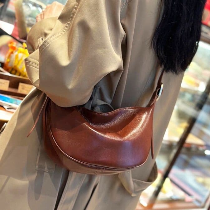 ショルダー バッグ ミニ なめらか月形ミニショルダー