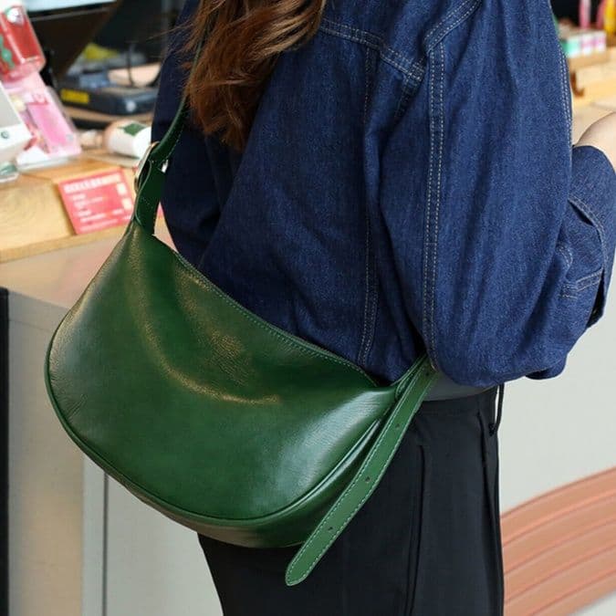 ショルダー バッグ ミニ なめらか月形ミニショルダー