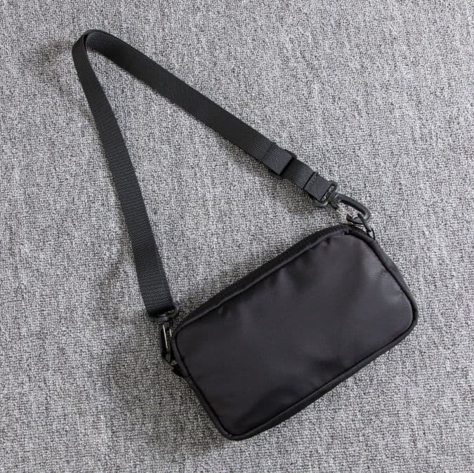 ショルダー バッグ ミニ スタイリッシュメンズミニショルダー