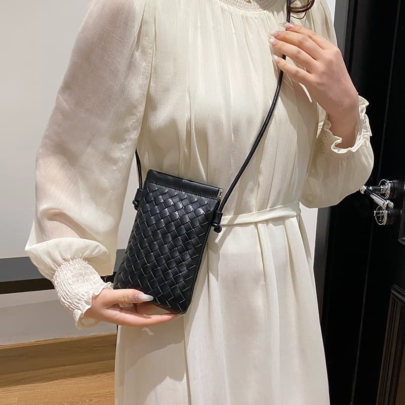 ショルダー バッグ ミニ 編み込み風 斜め掛けスマホポーチ